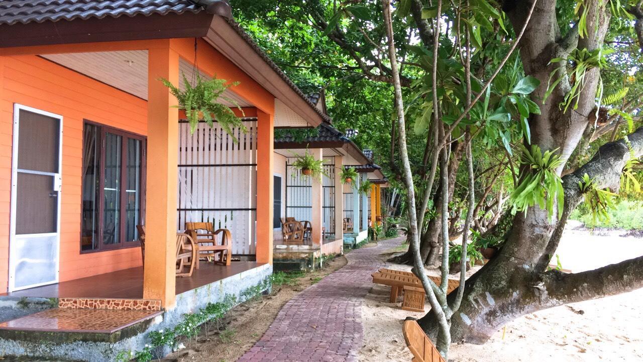 Paradise Beachfront Bungalows Hotel Koh Kradan Exterior photo